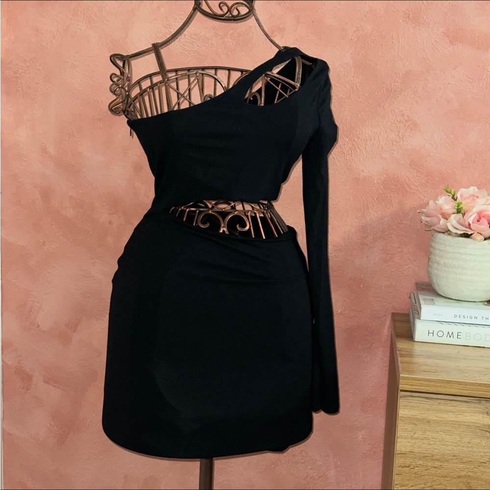 Forever 21 Black One-Shoulder Dress